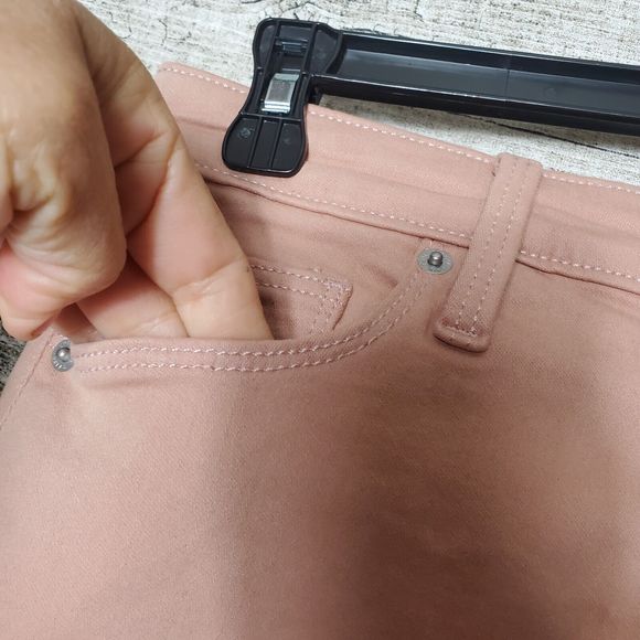 Universal Thread HIGH-RISE MIDI SHORTS Size 2/26 NWT - Picture 2 of 11